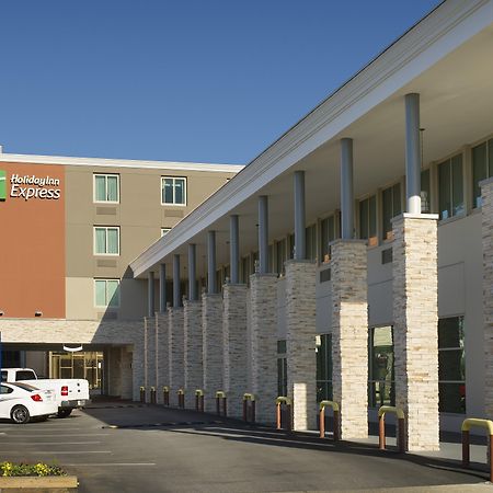 Holiday Inn Express Baltimore At The Stadiums By Ihg Exterior foto