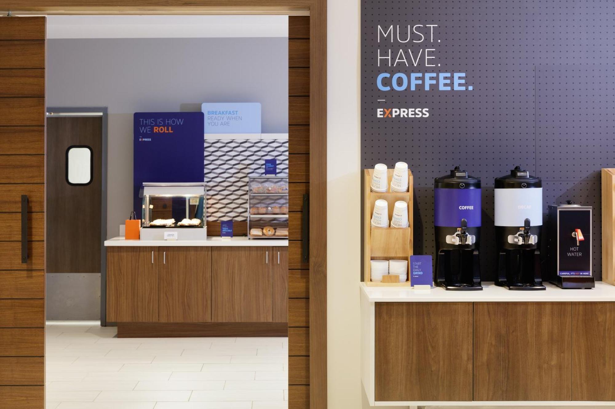 Holiday Inn Express Baltimore At The Stadiums By Ihg Exterior foto